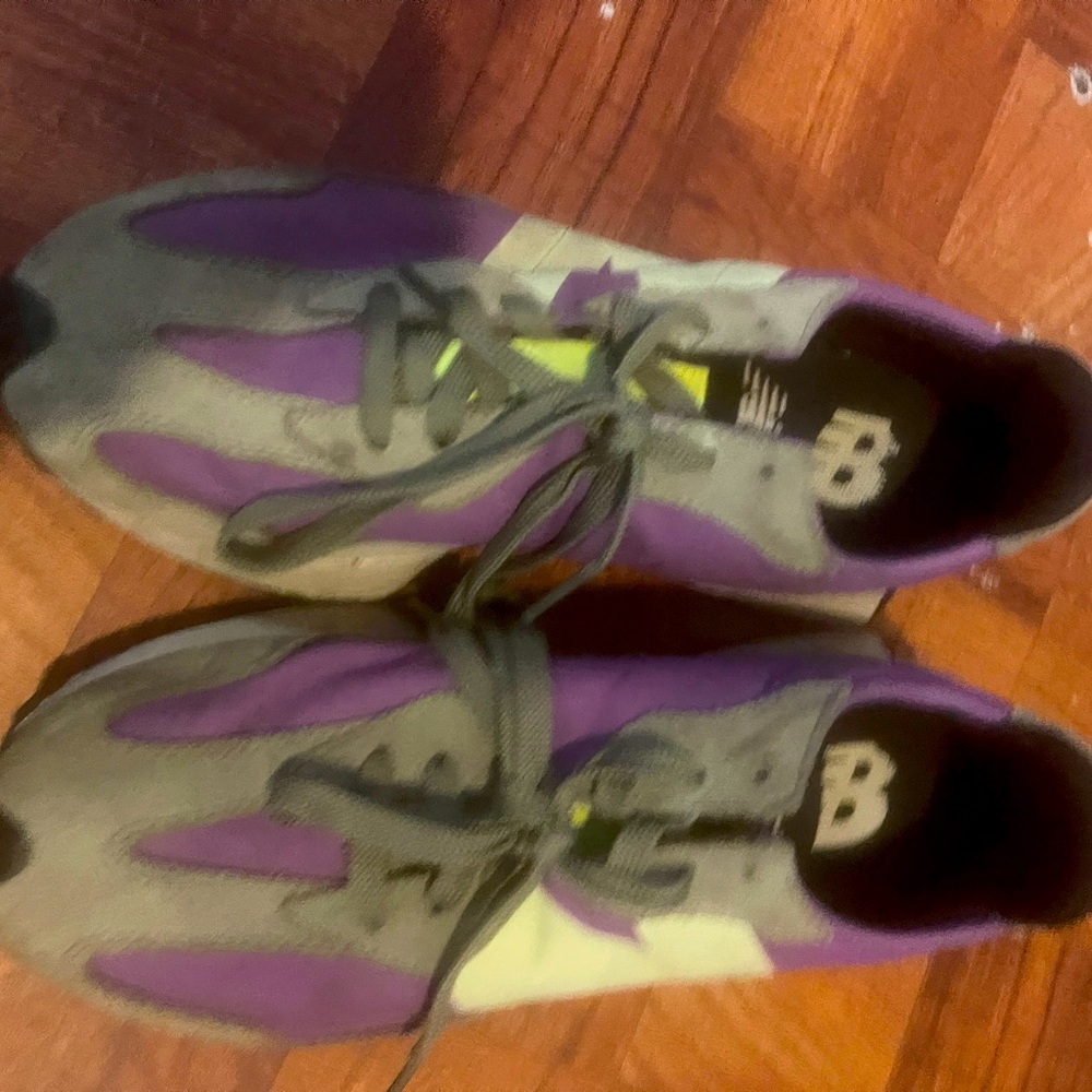 NEW BALANCES 327 SIZE 9 55$